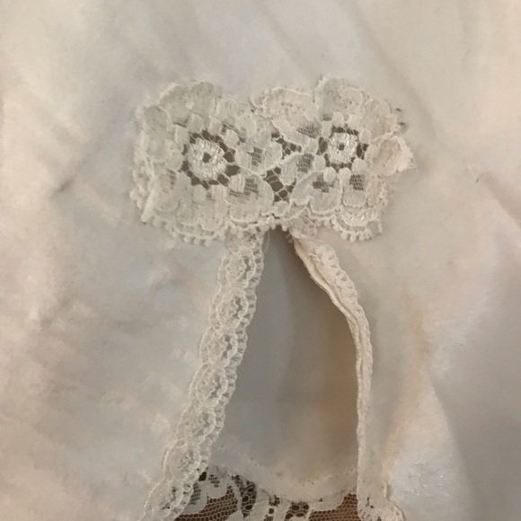 Vintage Victoria Secret Off White Short Lace Trimmed Slip Size Small Made in USA - Picture 7 of 9